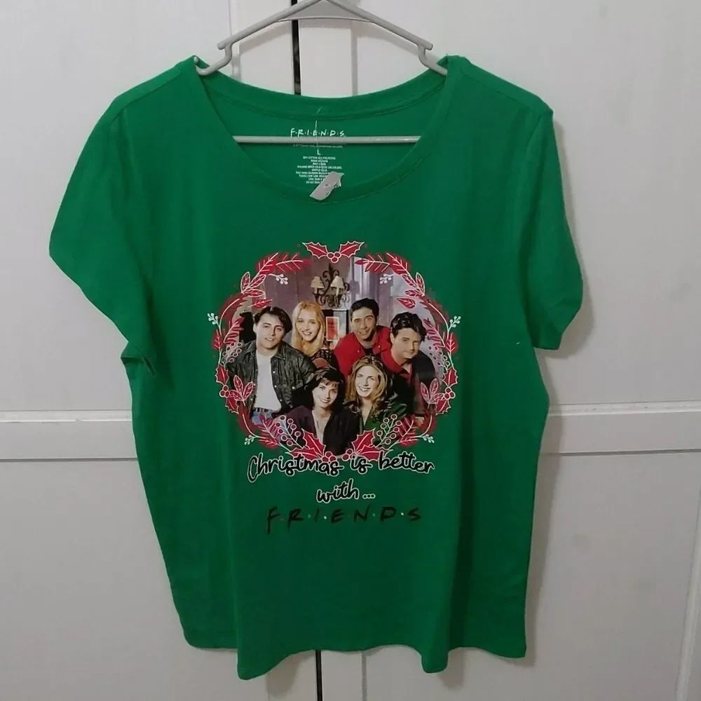 FRIENDS Christmas t-shirt Sz LNWT
